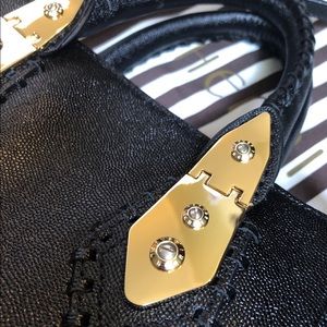 ❤️❤️HENRI BENDEL❤️❤️